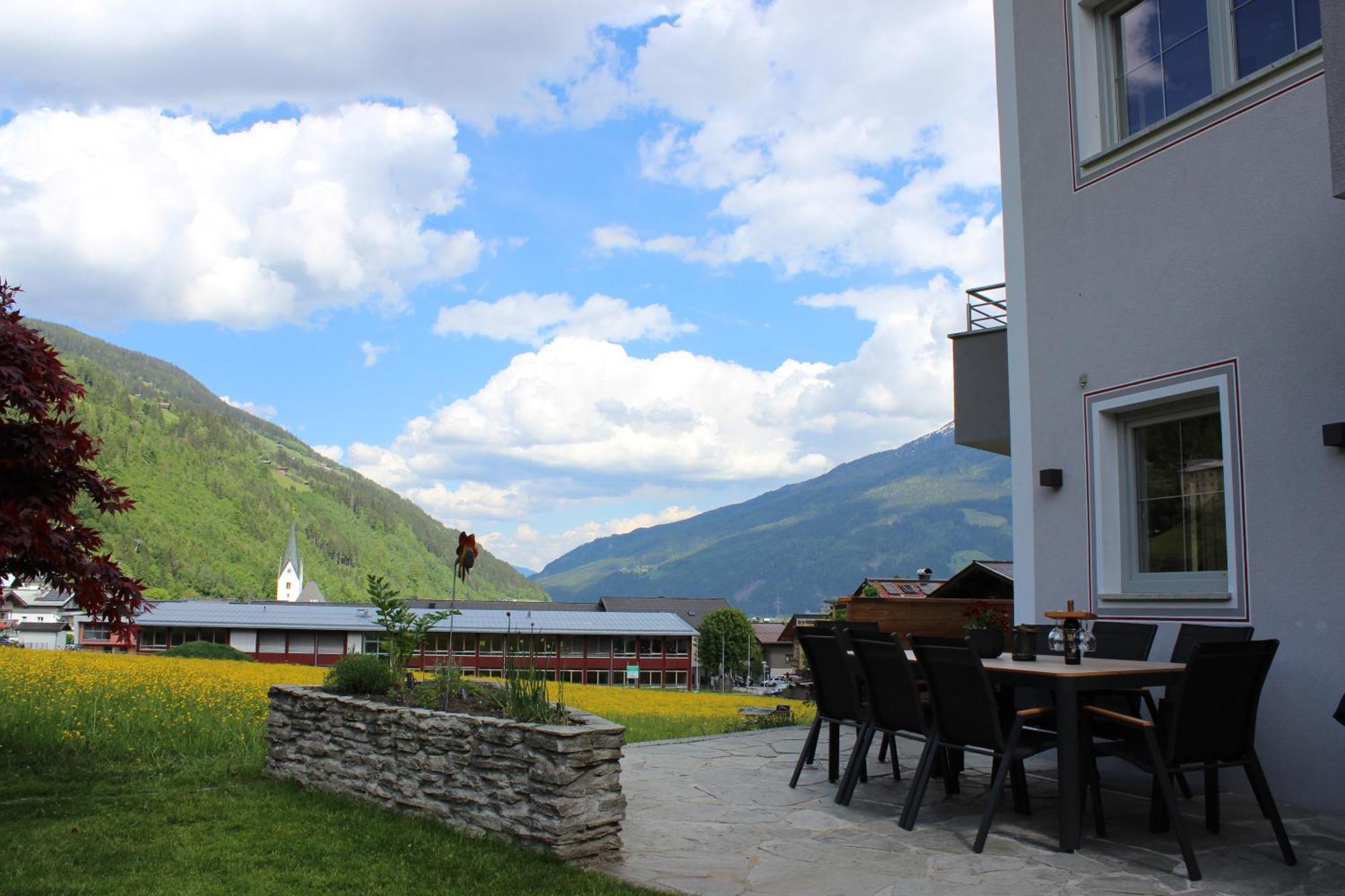 Bergauf With Hot Tub Holiday home *